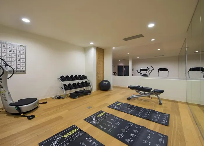 Luxurious Penthouse With - Valentine B411